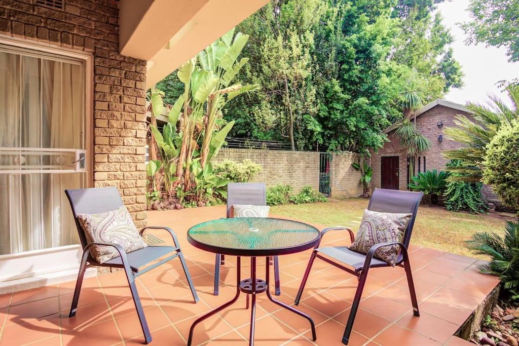 The Hide Out - Home Away From Home Johannesburg Luaran gambar