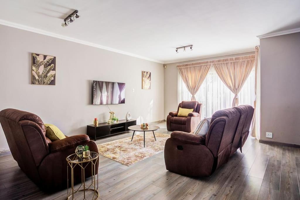 The Hide Out - Home Away From Home Johannesburg Luaran gambar