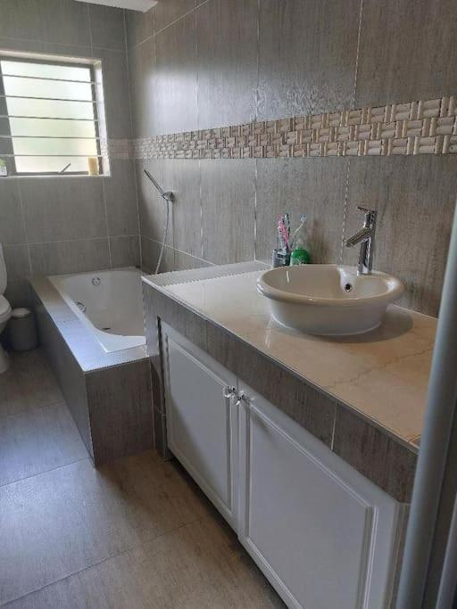 The Hide Out - Home Away From Home Johannesburg Luaran gambar